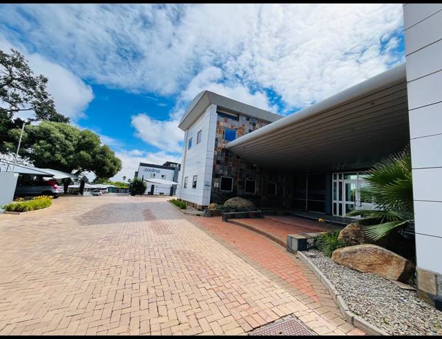 2,002M² OFFICE TO LET IN GLEN AUSTIN AH